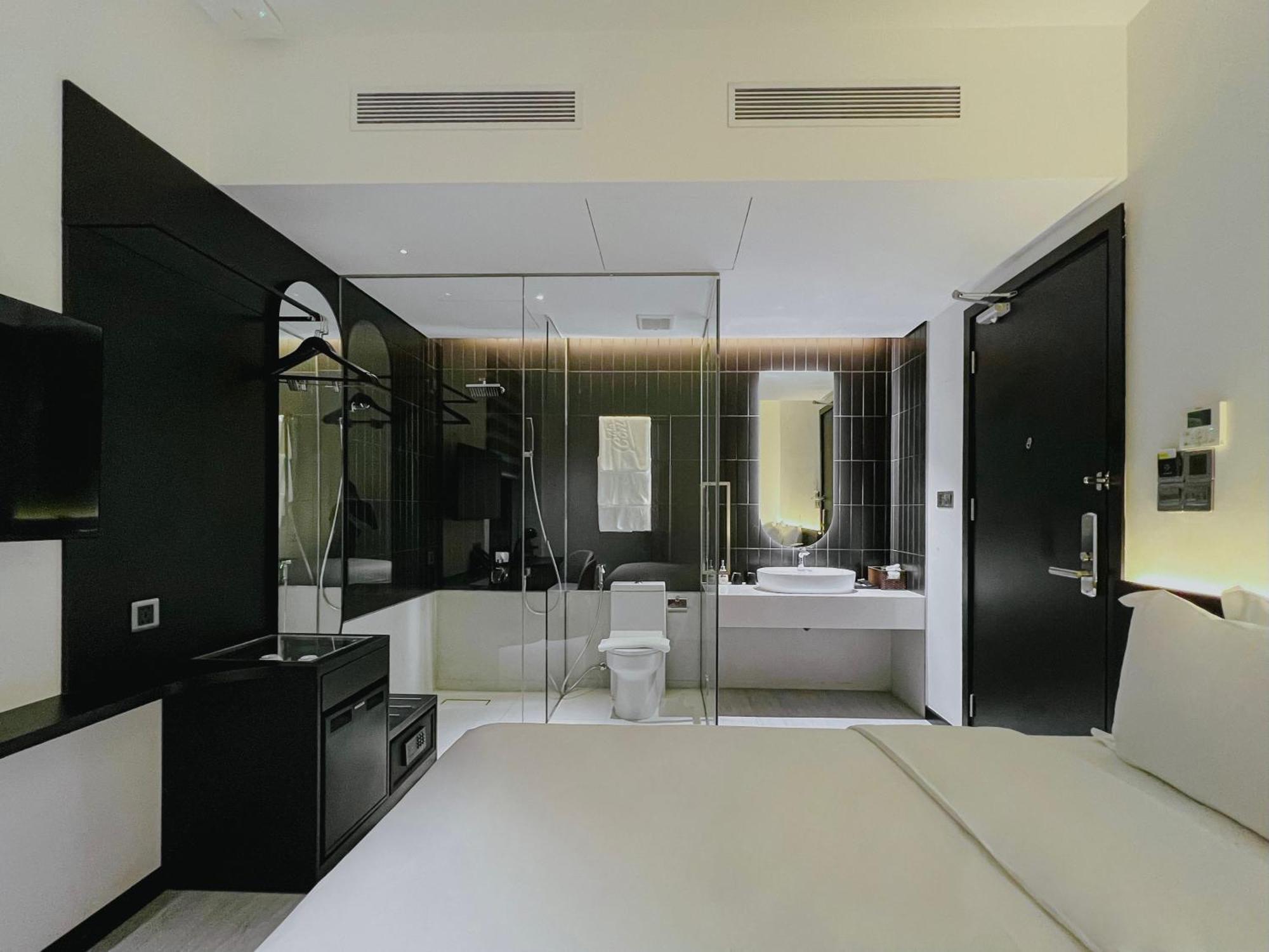 The Concept Hotel Hcmc- District 1 Хошимин Экстерьер фото