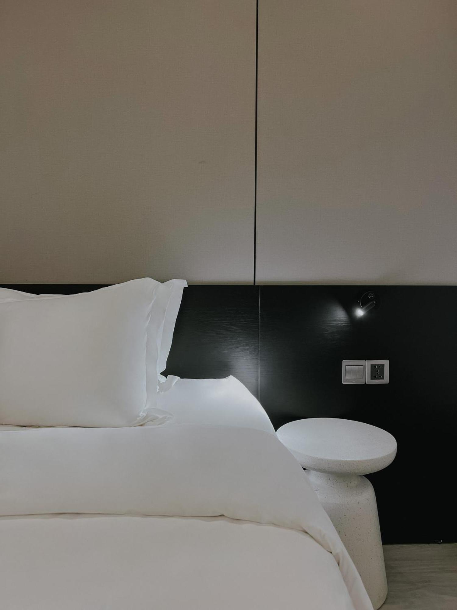 The Concept Hotel Hcmc- District 1 Хошимин Экстерьер фото