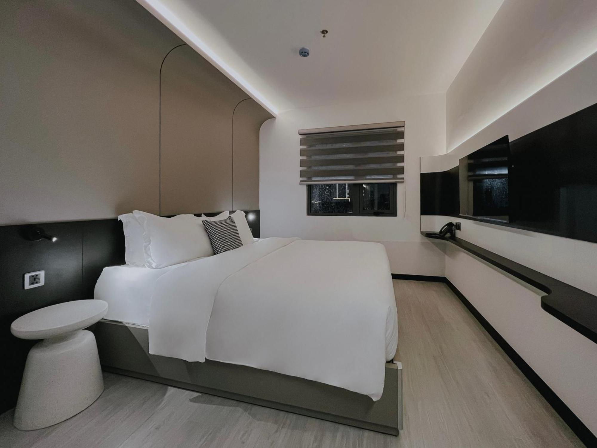 The Concept Hotel Hcmc- District 1 Хошимин Экстерьер фото