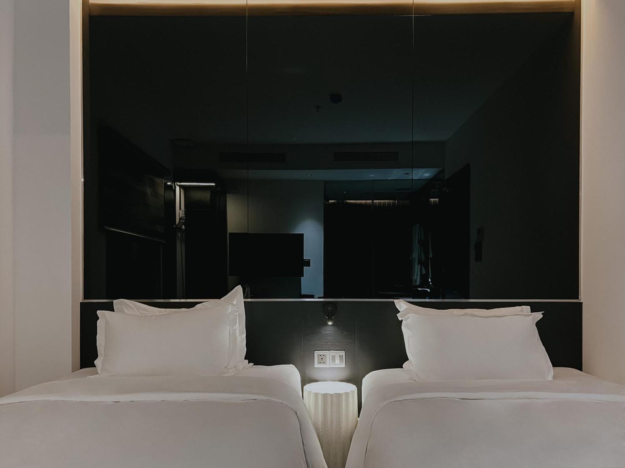 The Concept Hotel Hcmc- District 1 Хошимин Экстерьер фото