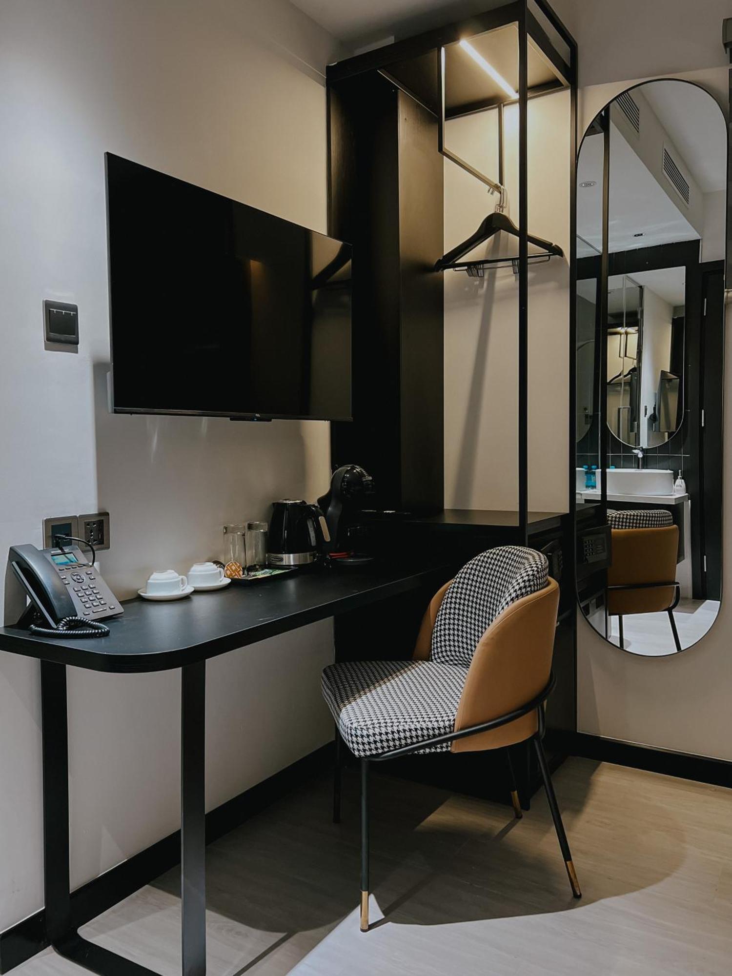 The Concept Hotel Hcmc- District 1 Хошимин Экстерьер фото