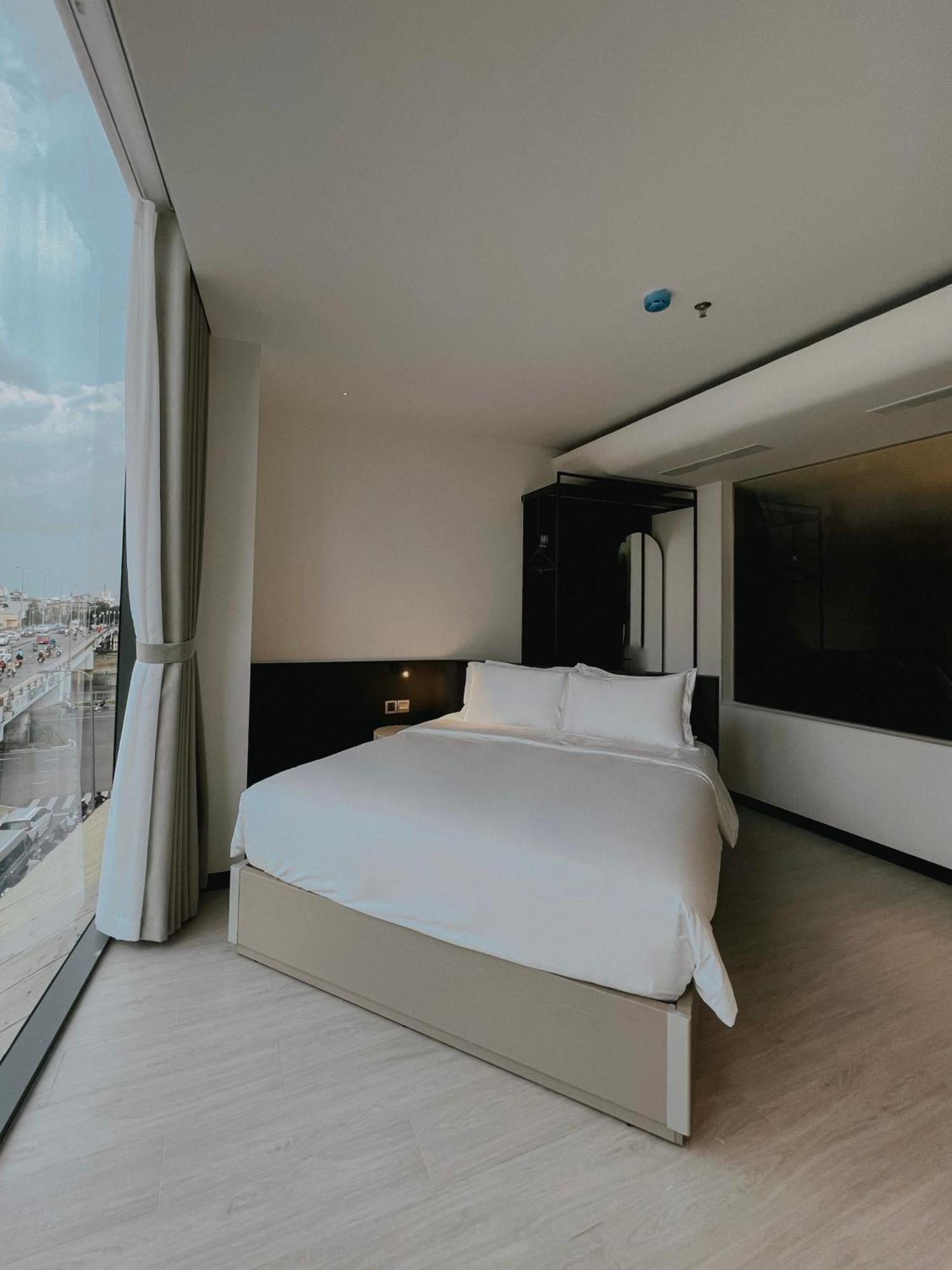 The Concept Hotel Hcmc- District 1 Хошимин Экстерьер фото