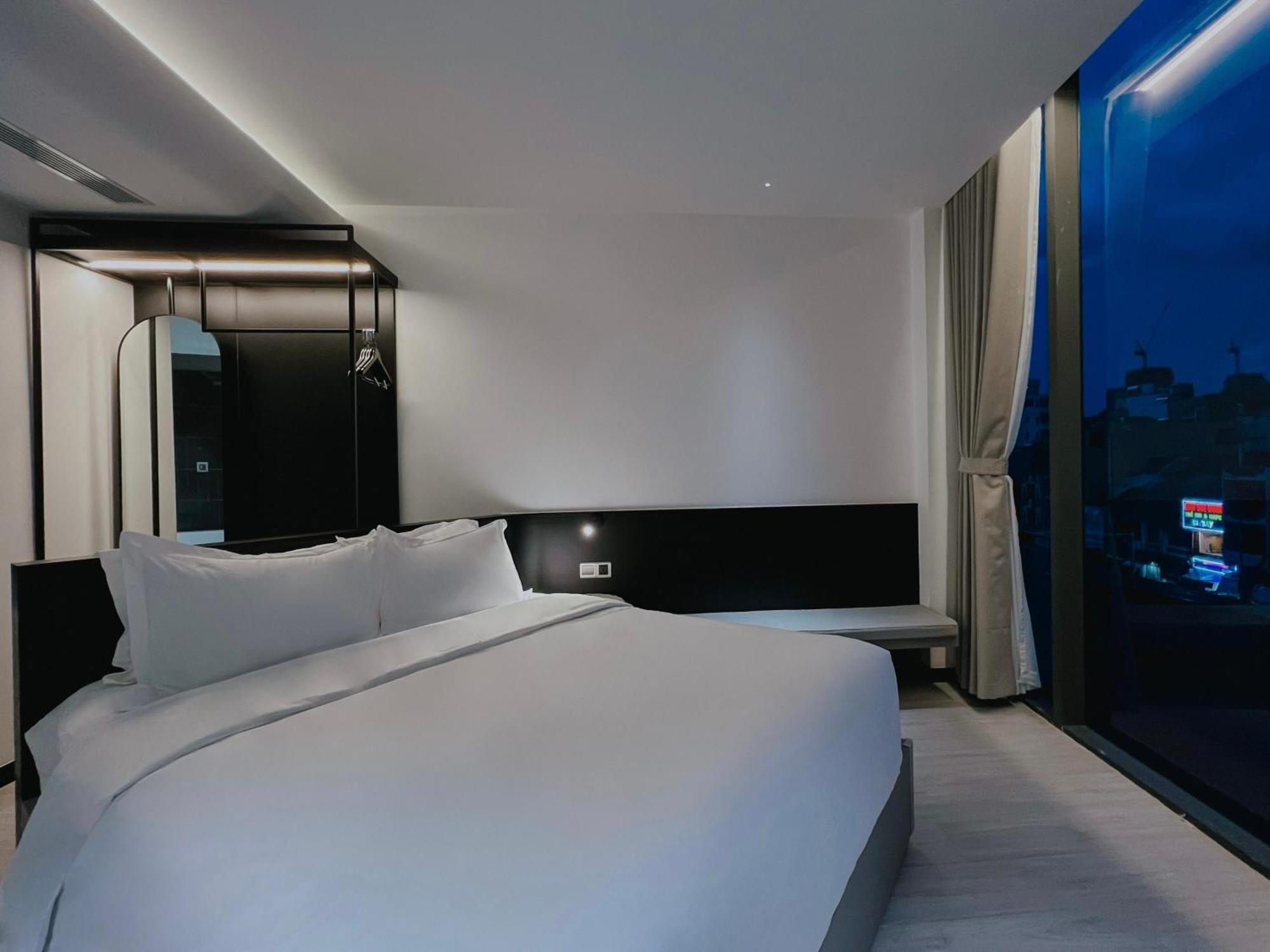 The Concept Hotel Hcmc- District 1 Хошимин Экстерьер фото