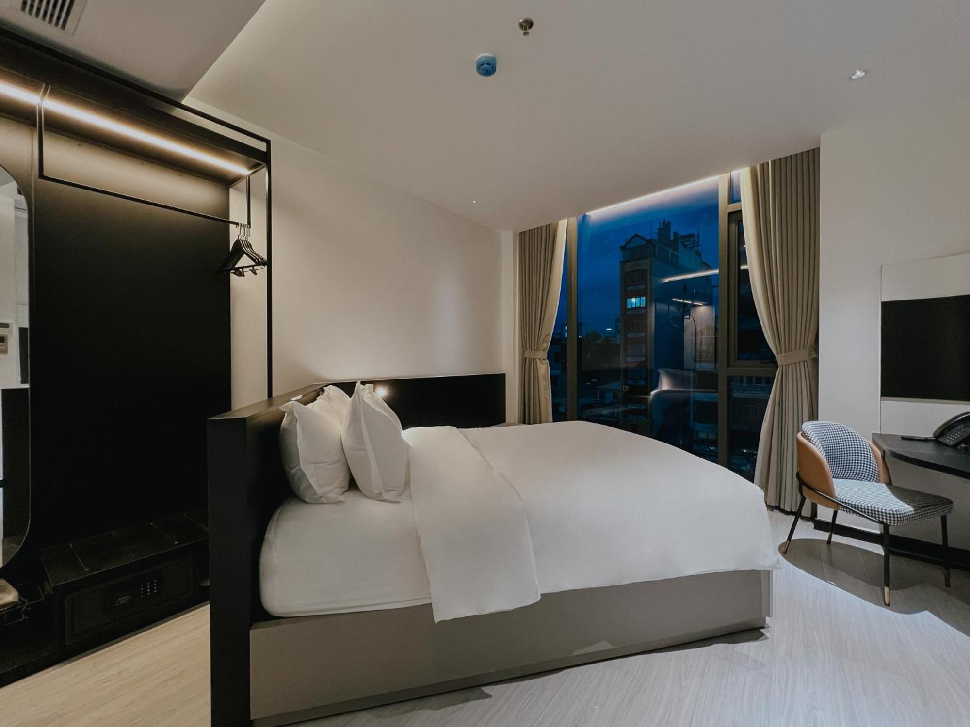 The Concept Hotel Hcmc- District 1 Хошимин Номер фото